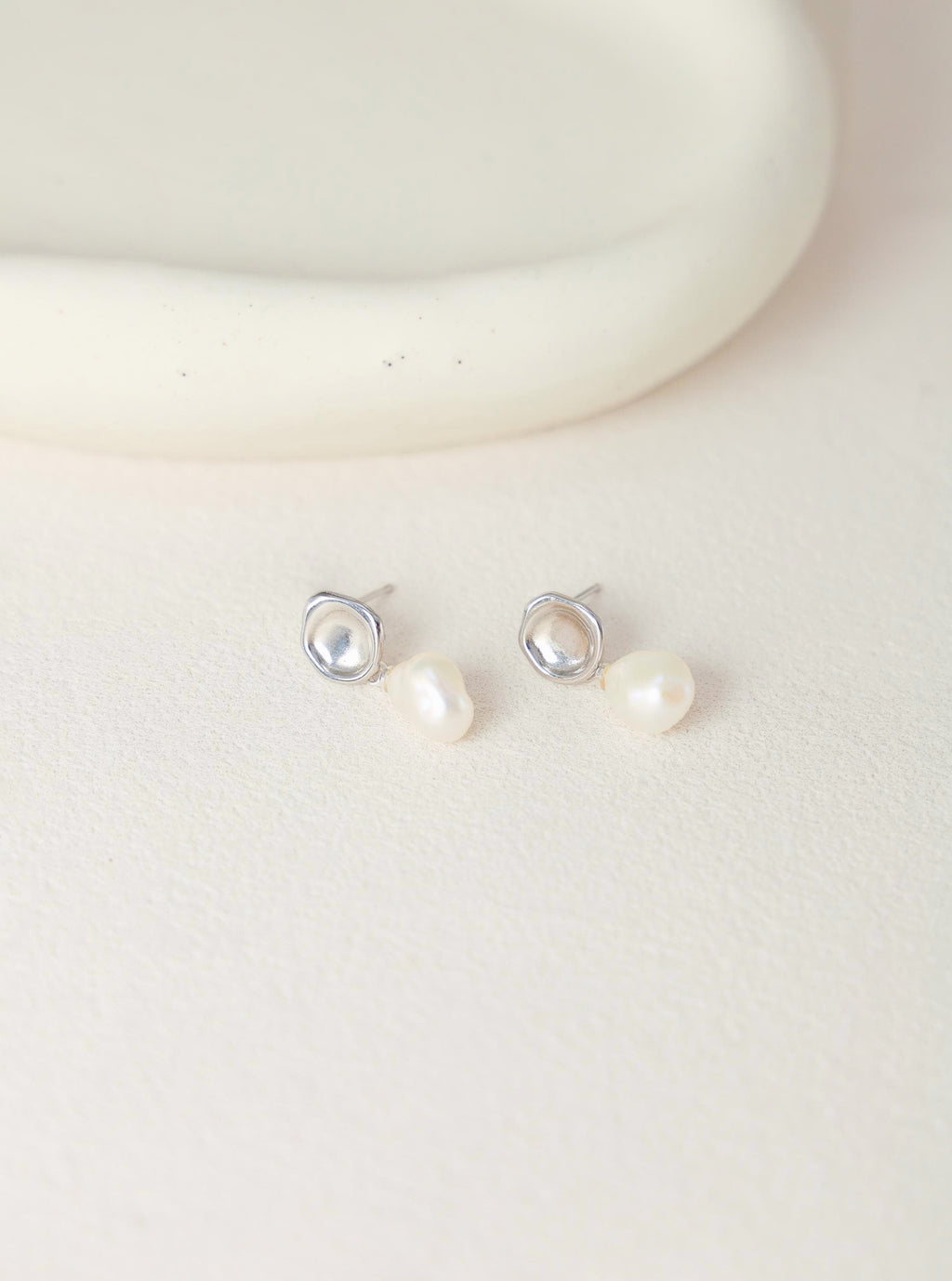 Baroque Pearl Drop Earrings – Silver