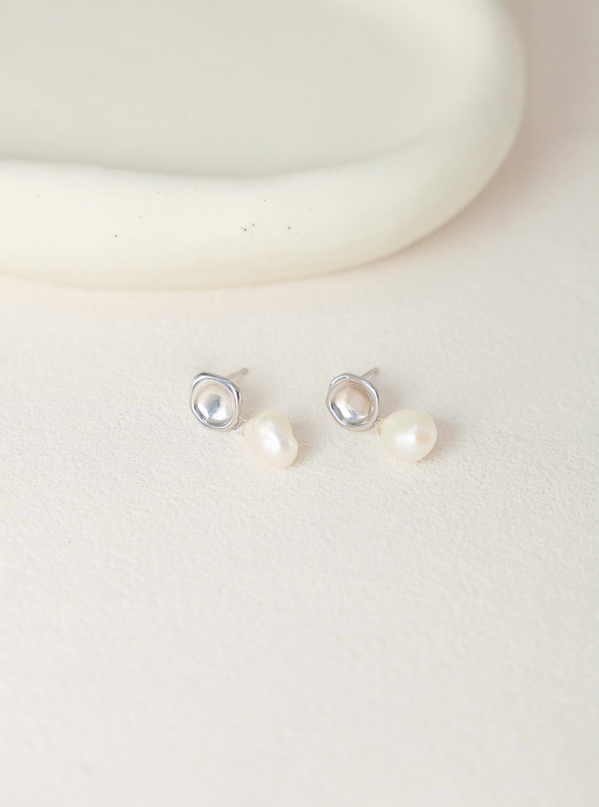 Baroque Pearl Drop Earrings – Silver