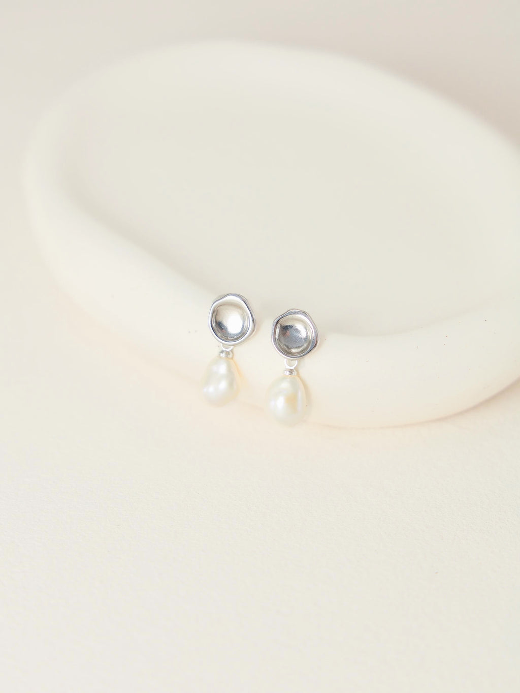 Baroque Pearl Drop Earrings – Silver