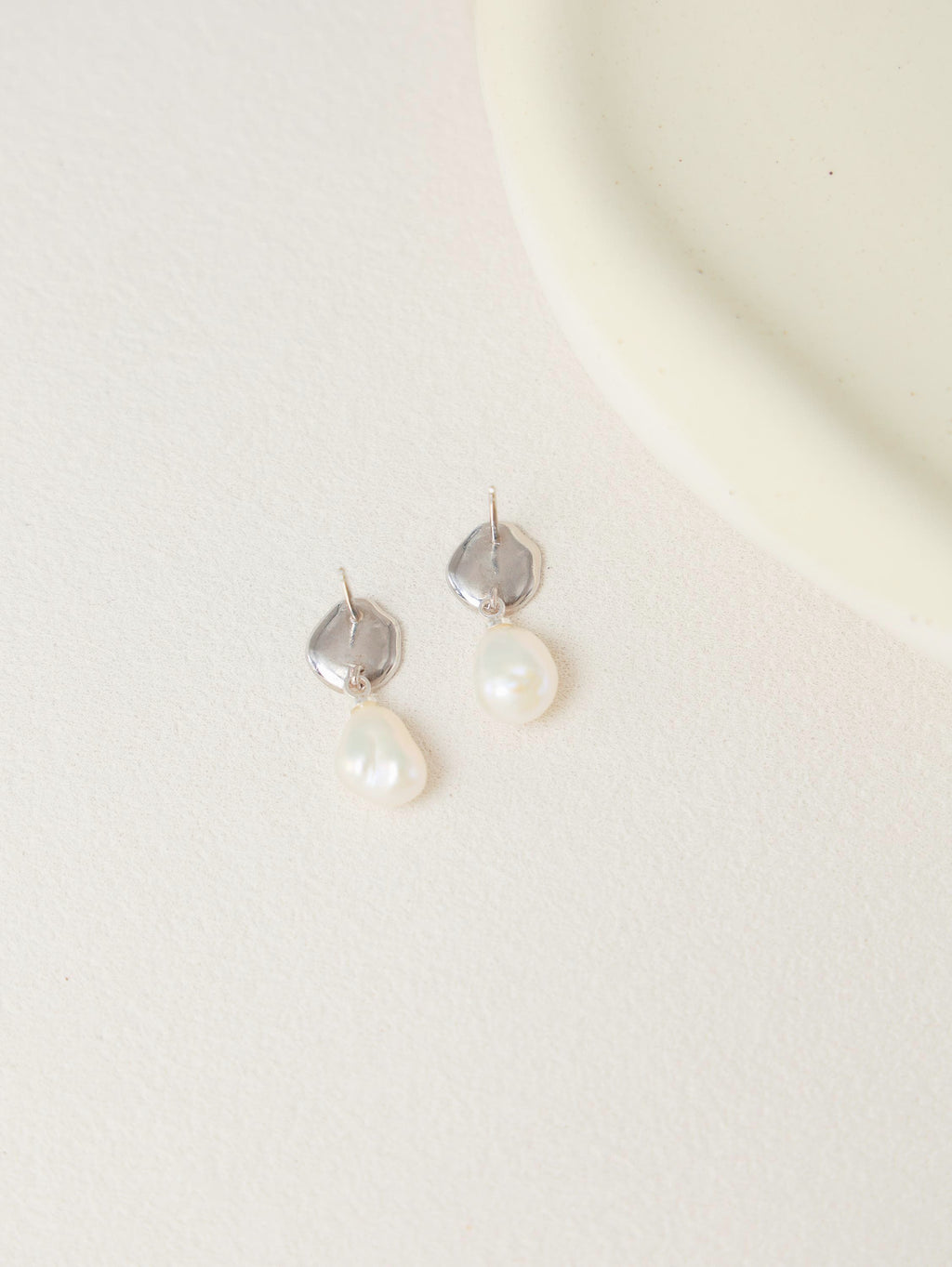 Baroque Pearl Drop Earrings – Silver