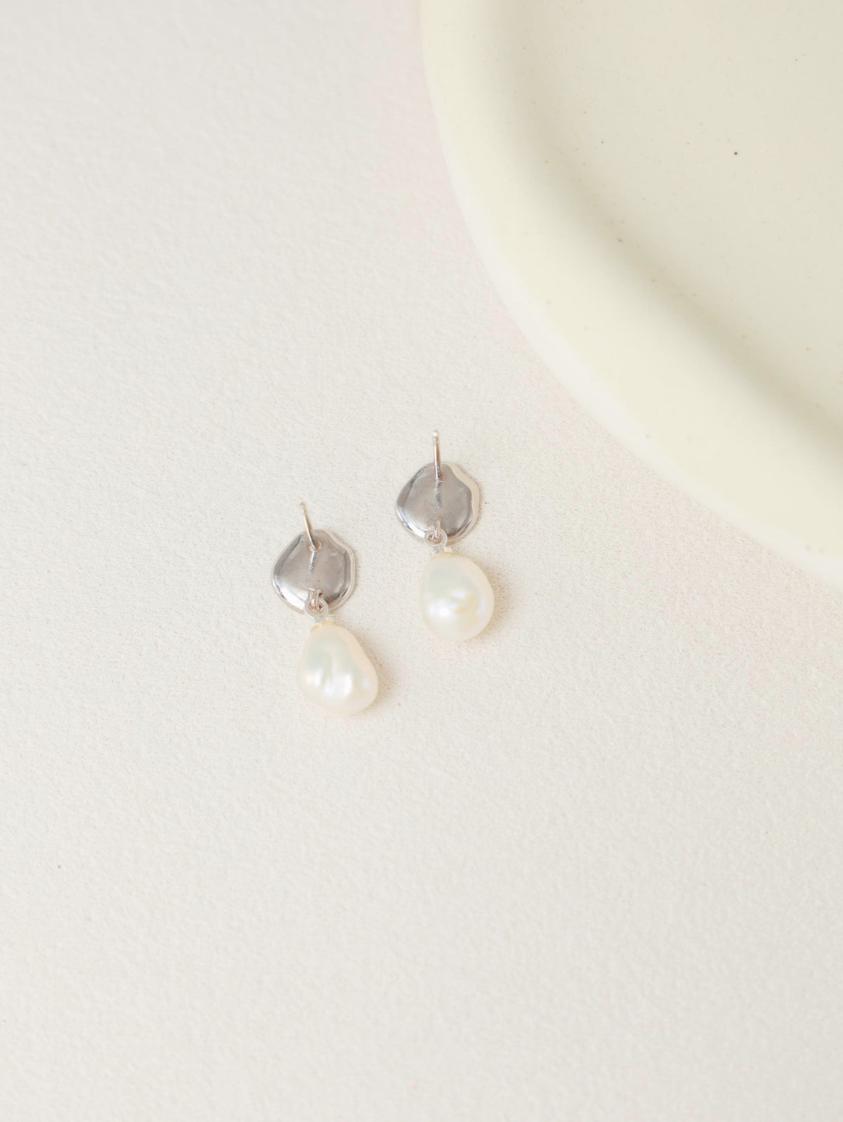 Baroque Pearl Drop Earrings – Silver