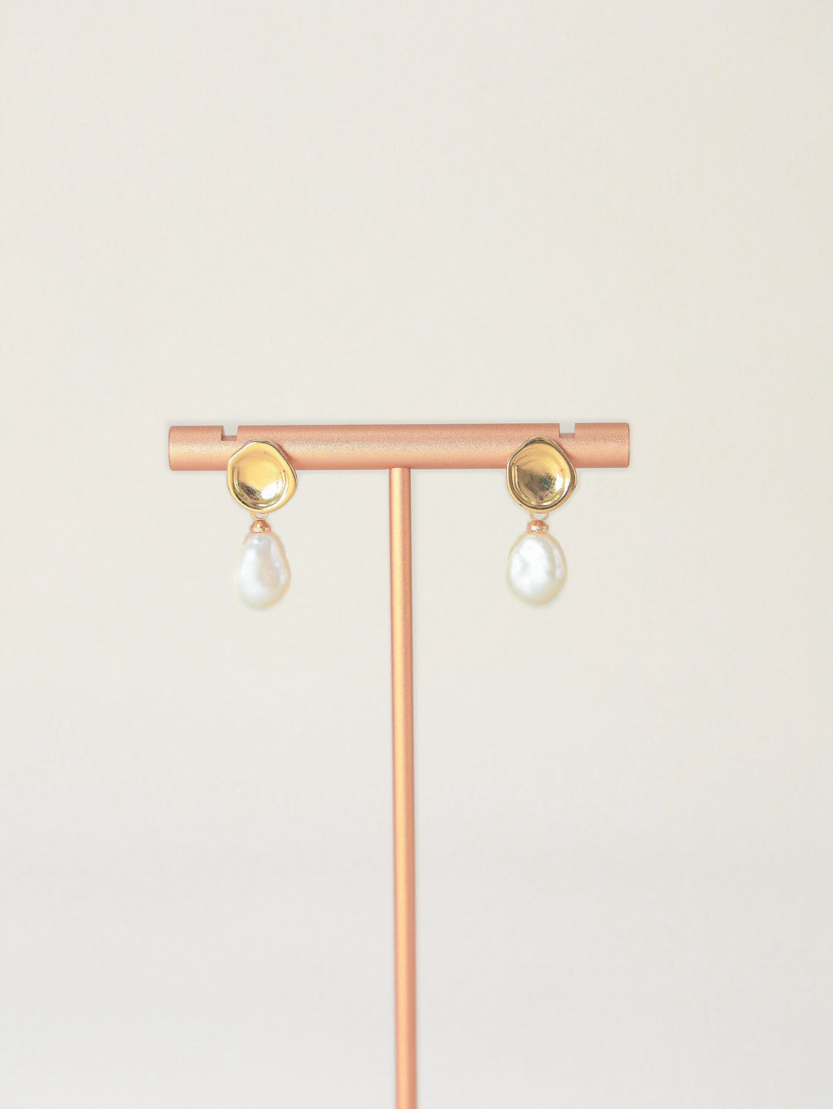 Baroque Pearl Drop Earrings – Gold