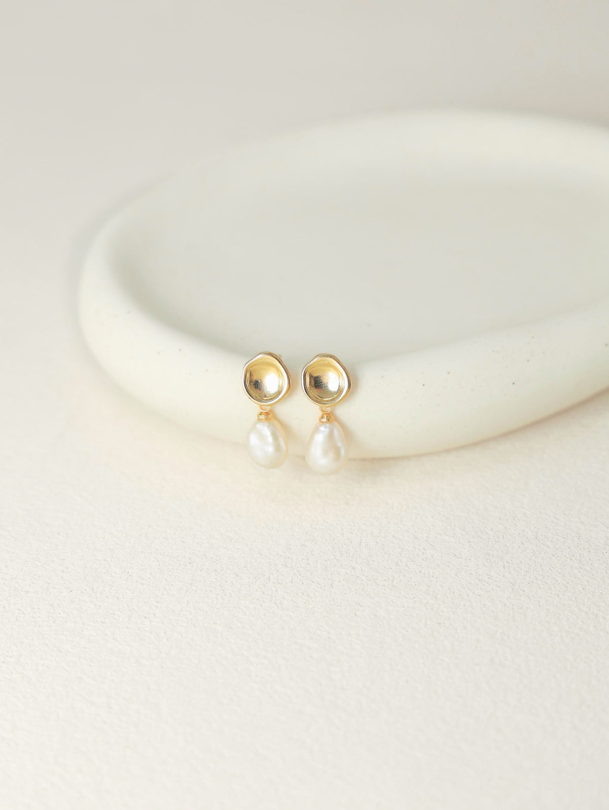 Baroque Pearl Drop Earrings – Gold