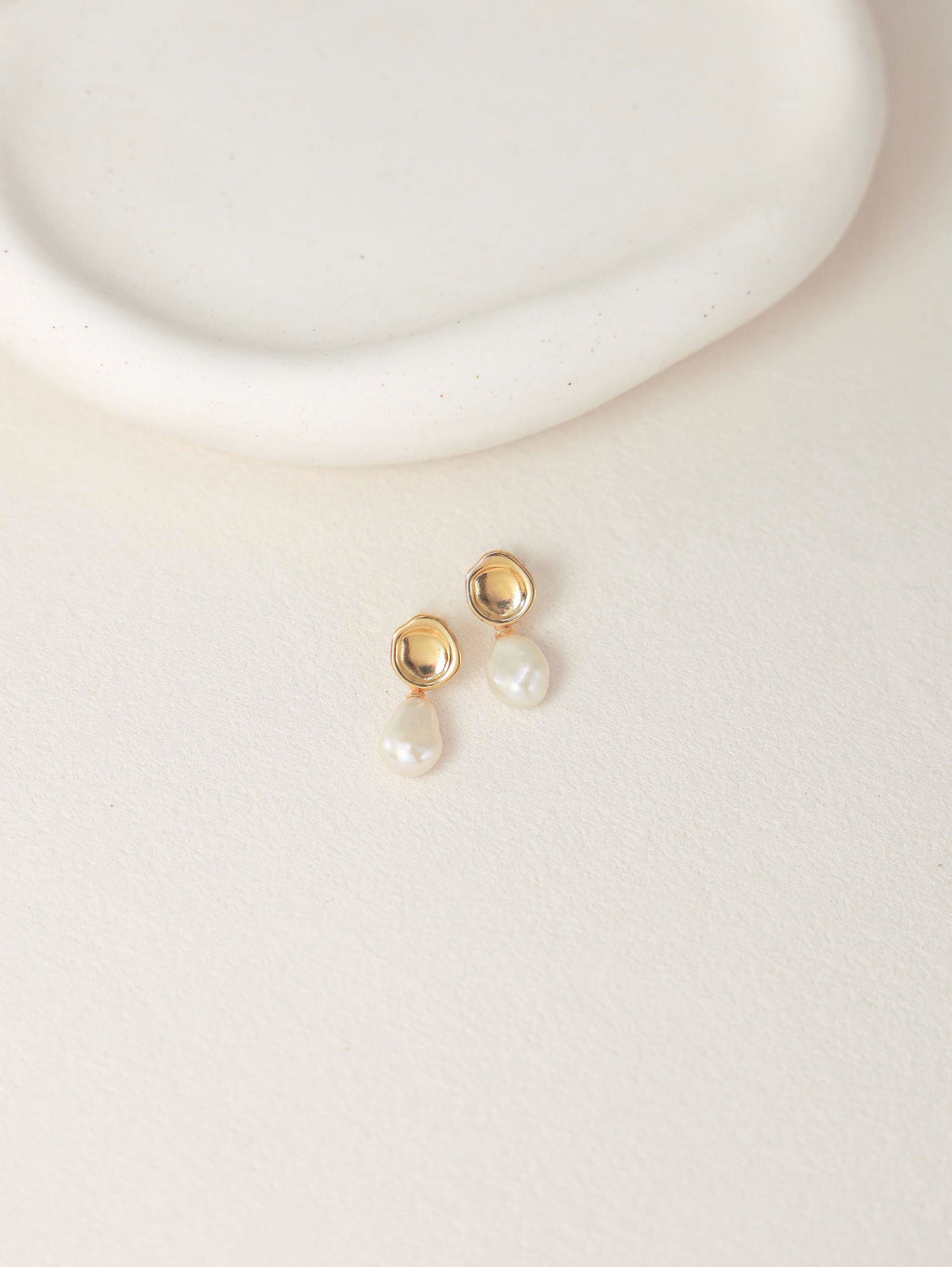 Baroque Pearl Drop Earrings – Gold