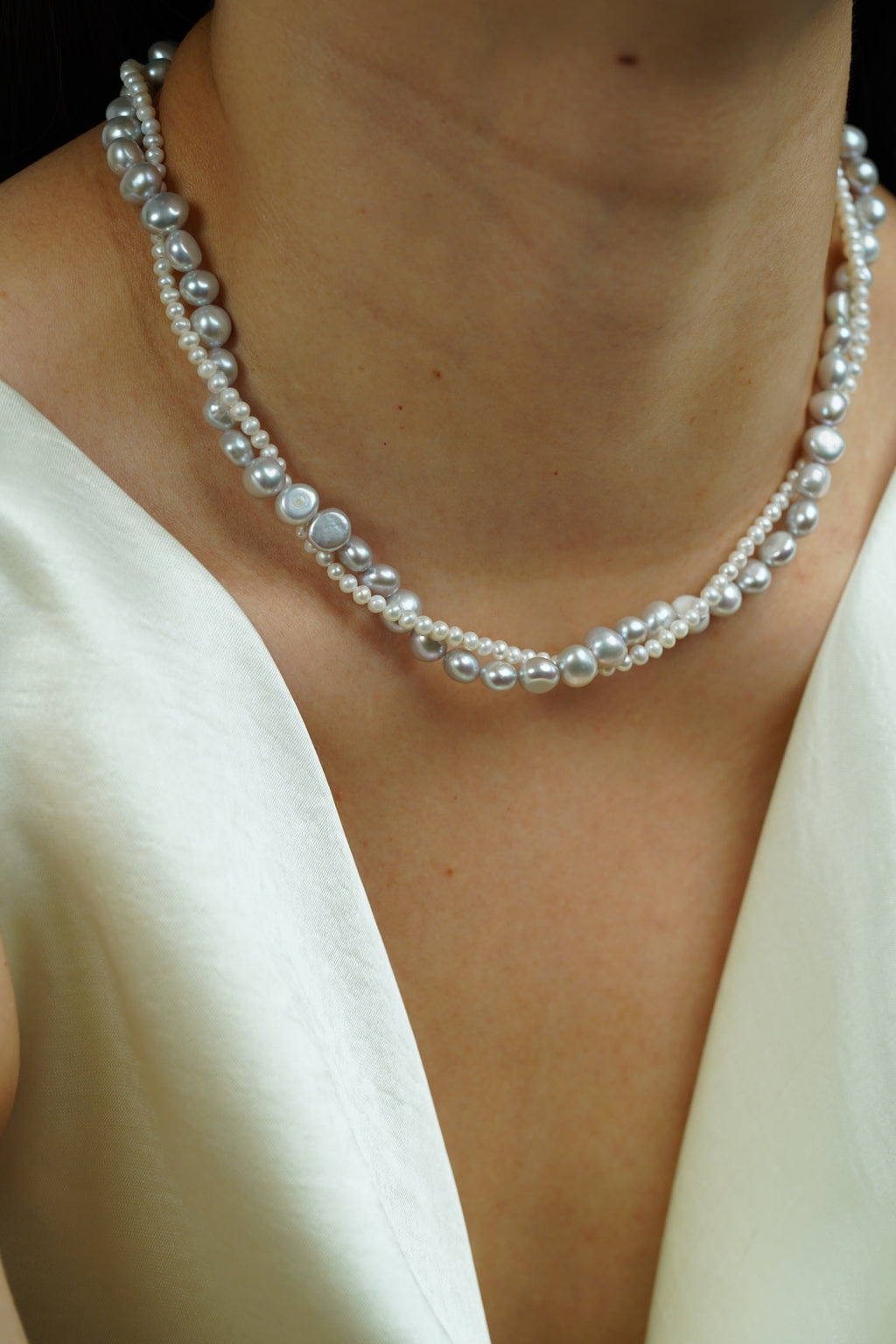 Twist Grey & White Pearl Necklace