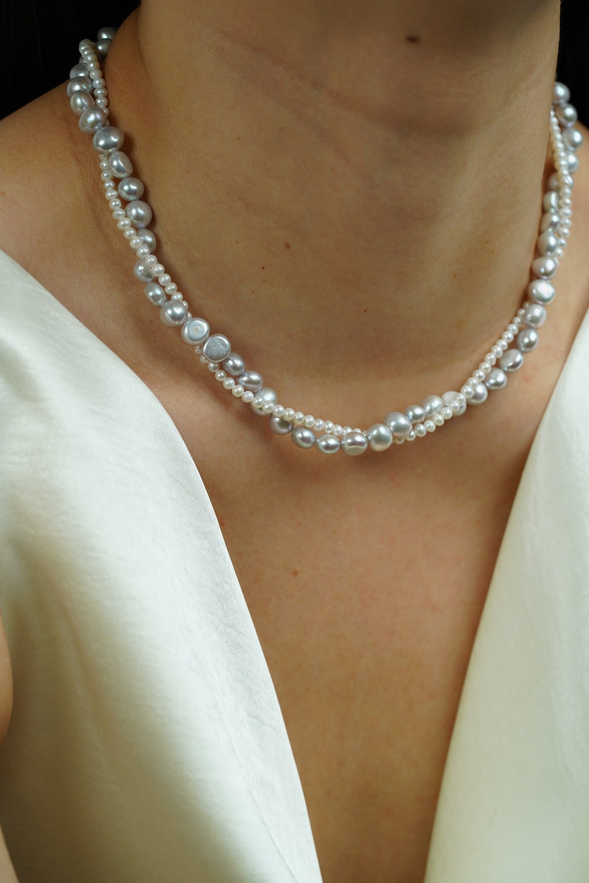 Twist Grey & White Pearl Necklace