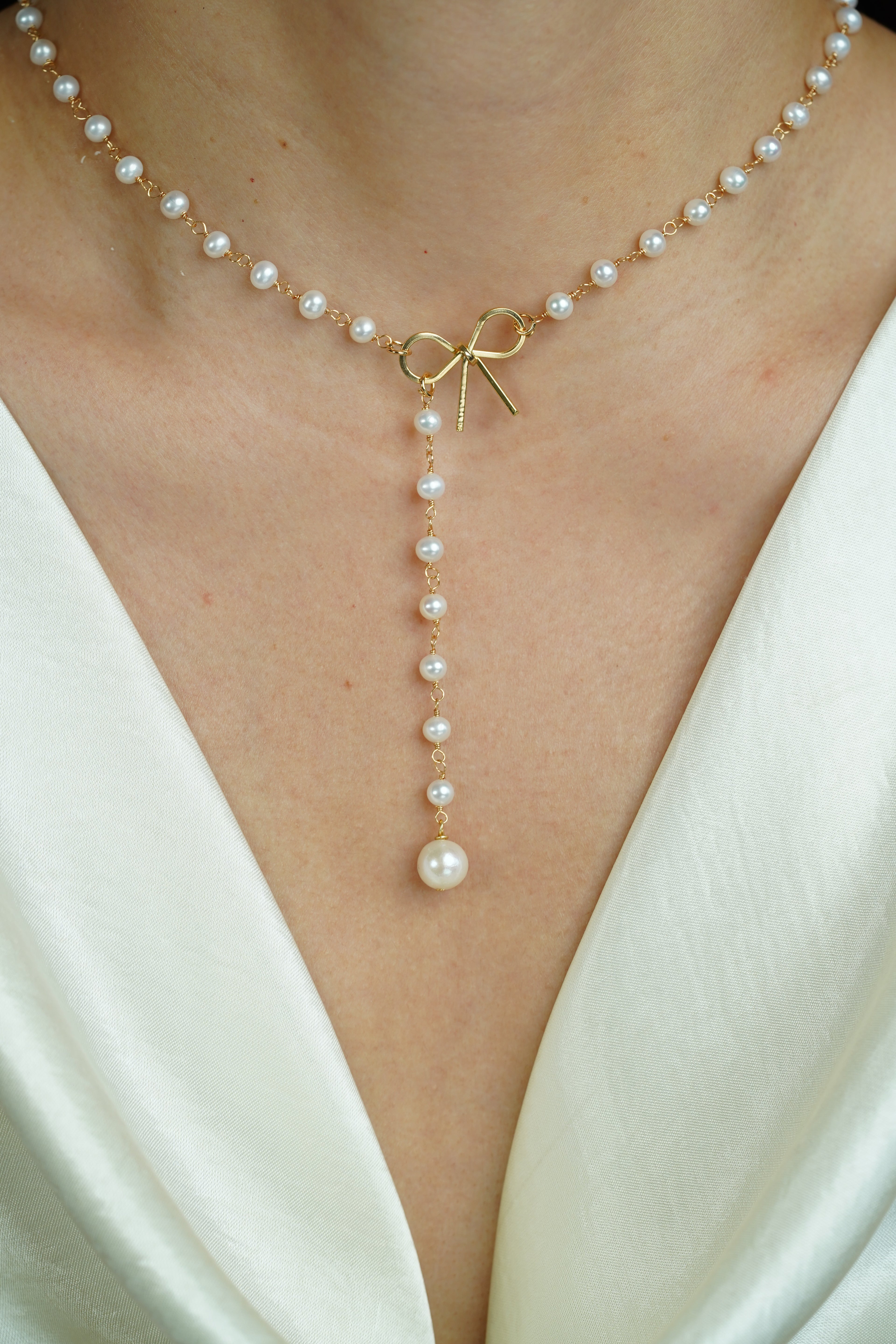 Stardust Bow Pearl Lariat