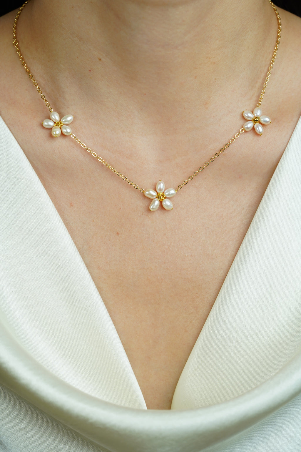Daisy Pearl Necklace