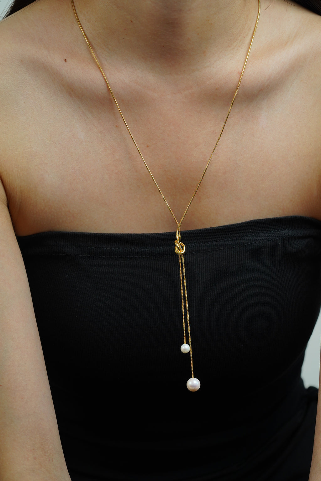Minimal Gold Pearl Lariat