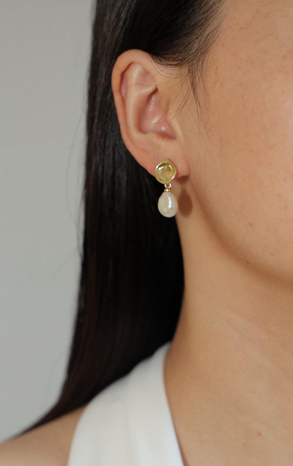 Baroque Pearl Drop Earrings – Gold